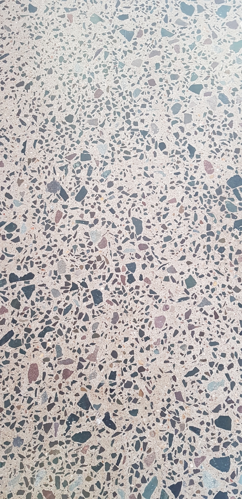 1707982945 33625